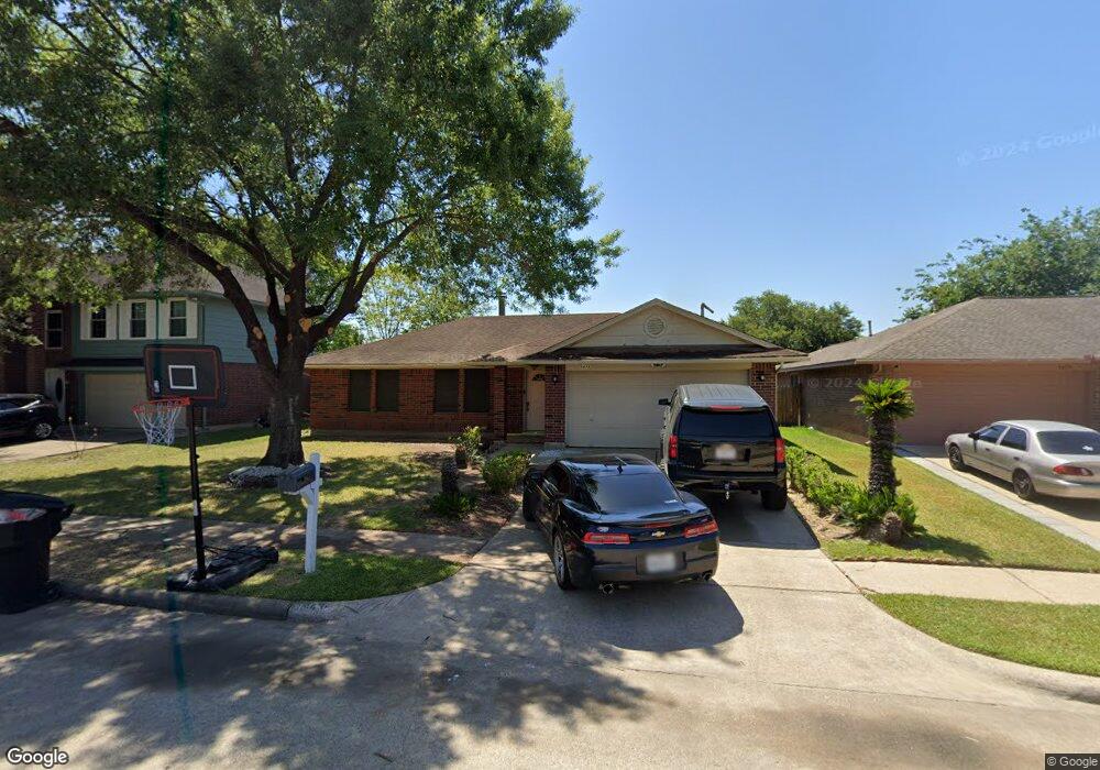9438 Tree Bridge St, Houston, TX 77075 - photo 1