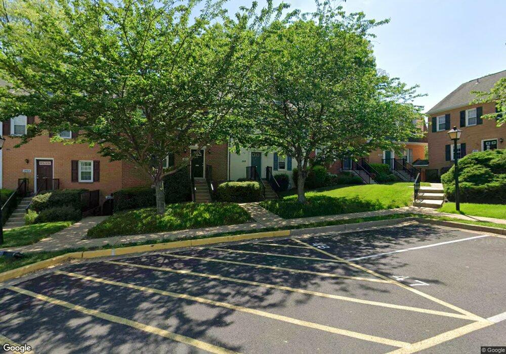 3907 Fairfax Square, Fairfax, VA 22031 - photo 1