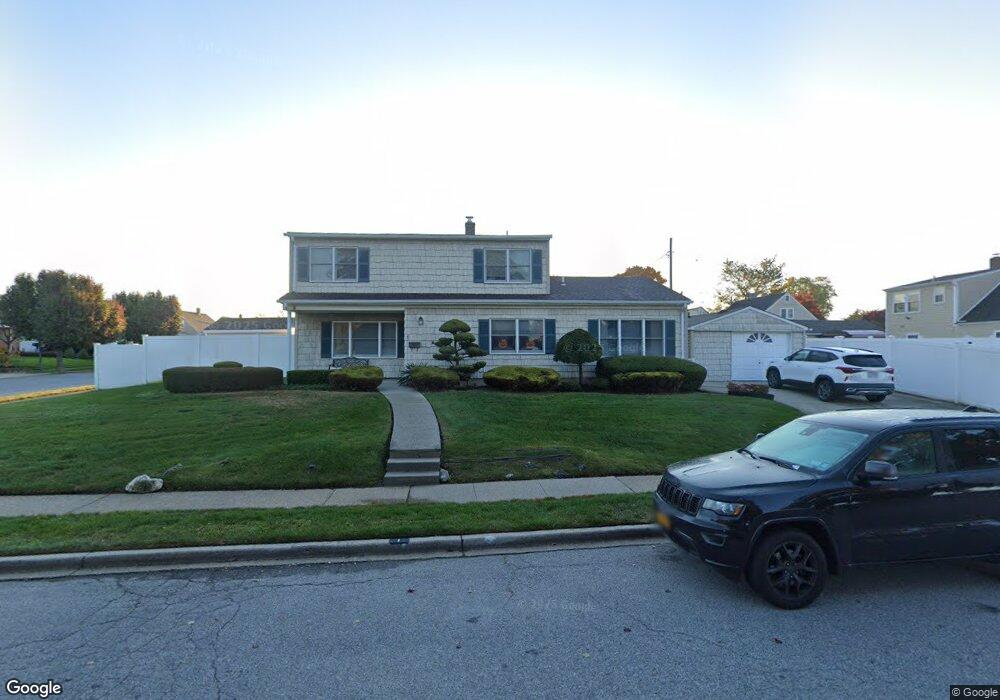1 Clay Ln, Levittown, NY 11756 - photo 1