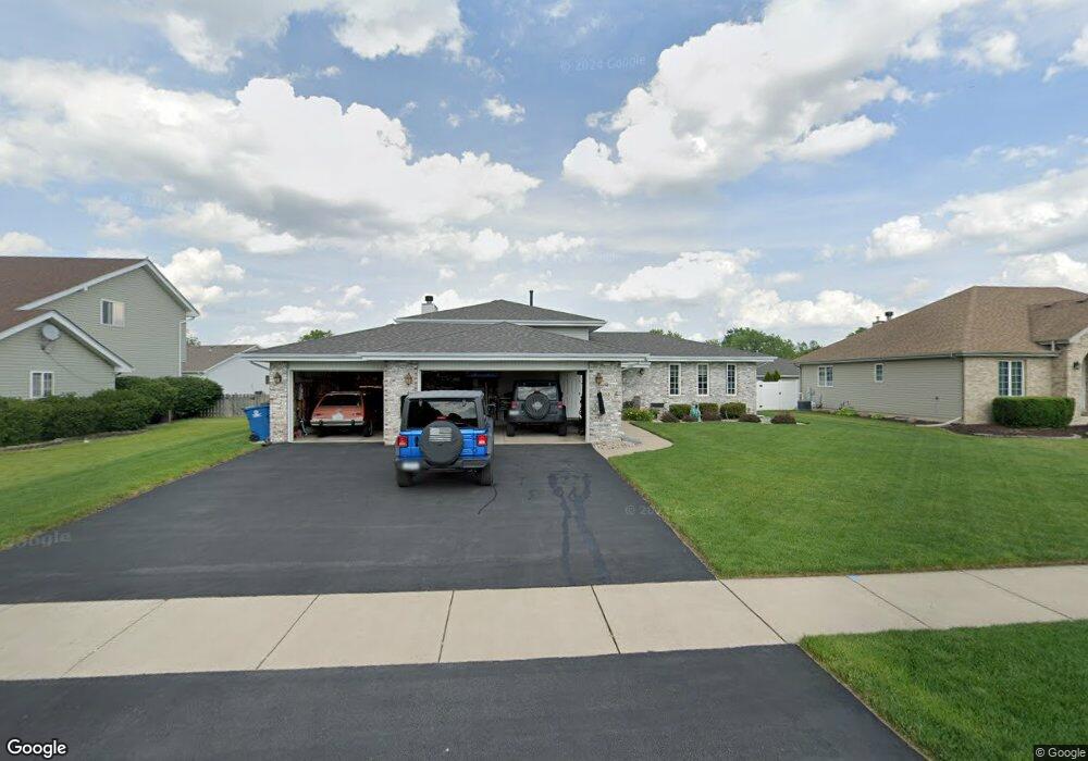 933 Robin Ct, Dyer, IN 46311 - photo 1