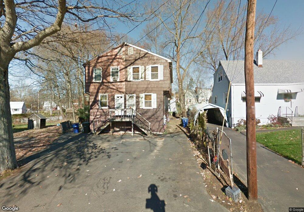 274 Saunders Ave, Bridgeport, CT 06606 - photo 1