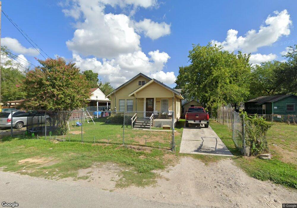 323 Melbourne St, Houston, TX 77022 - photo 1