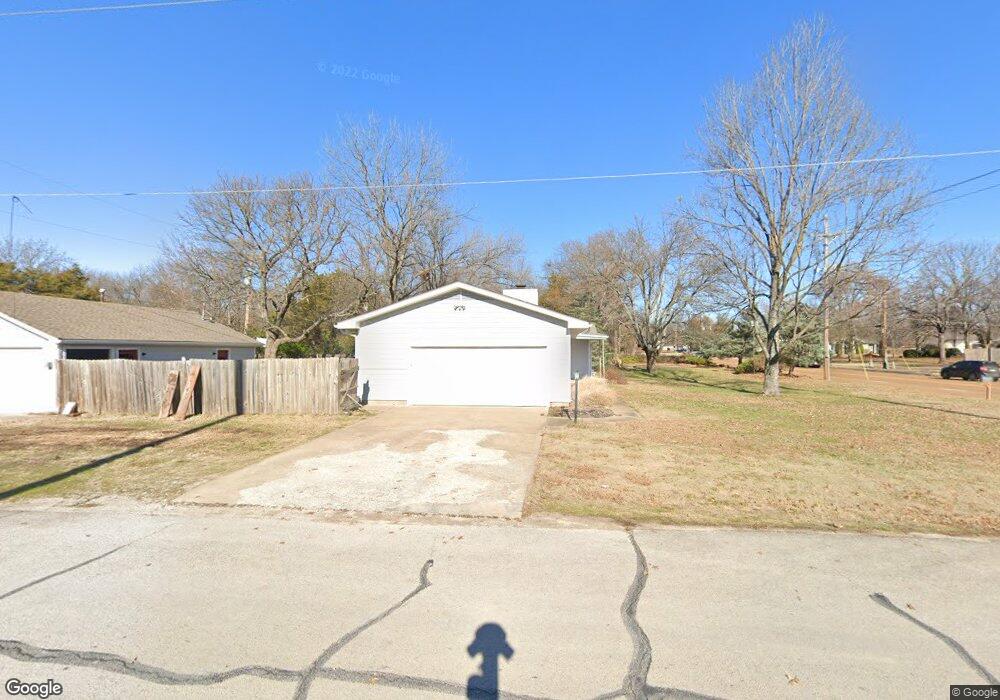 1413 S 32 St, Parsons, KS 67357 - photo 1