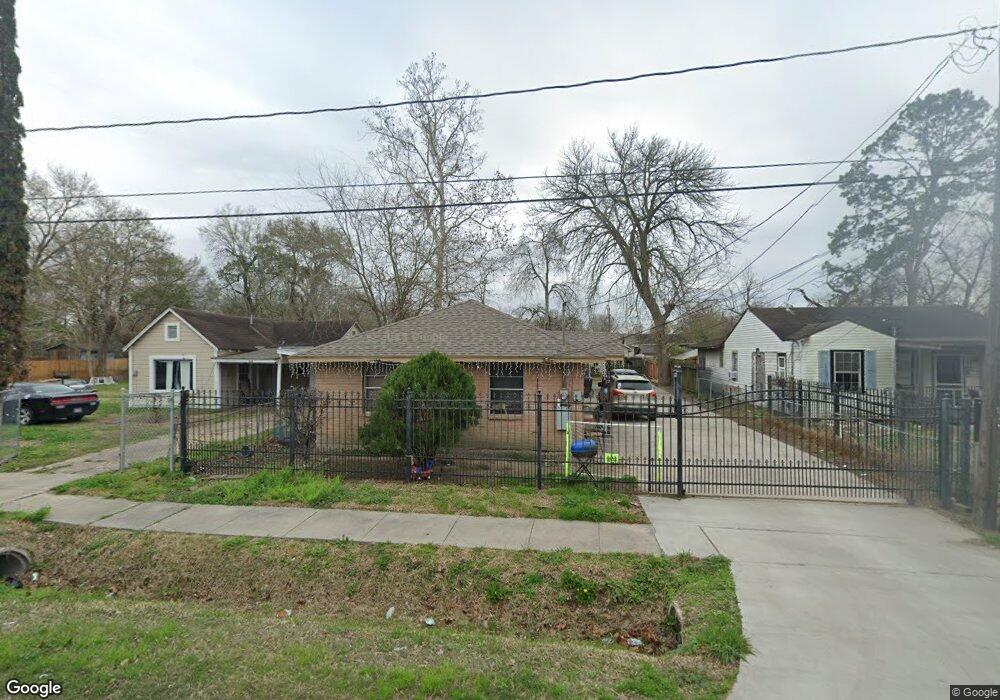232 Garrotsville St, Houston, TX 77022 - photo 1