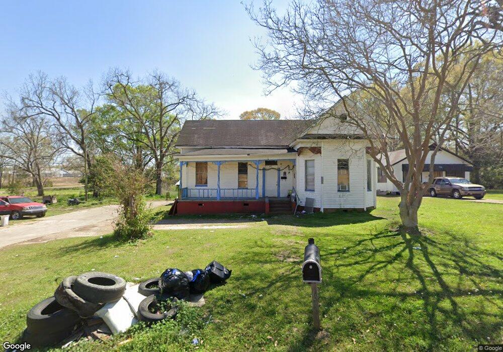 317 Beech St, McComb, MS 39648 - photo 1