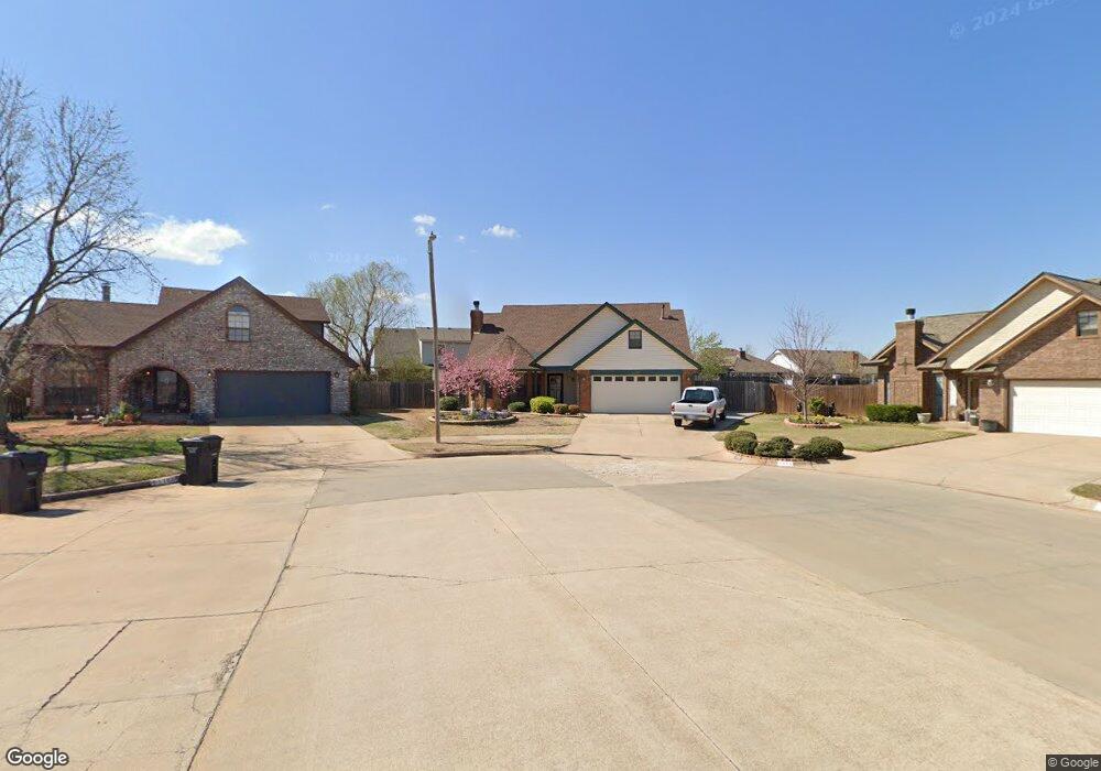 1101 NE 9th Ct, Moore, OK 73160 - photo 1
