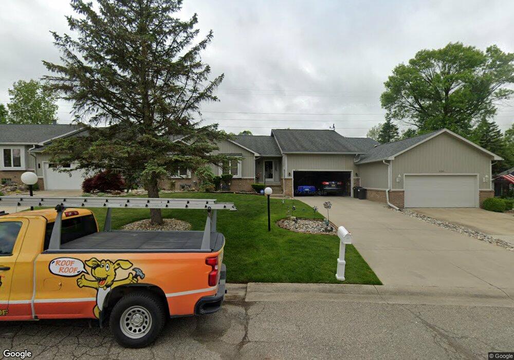 5510 Hickory Cir, Flushing, MI 48433 - photo 1