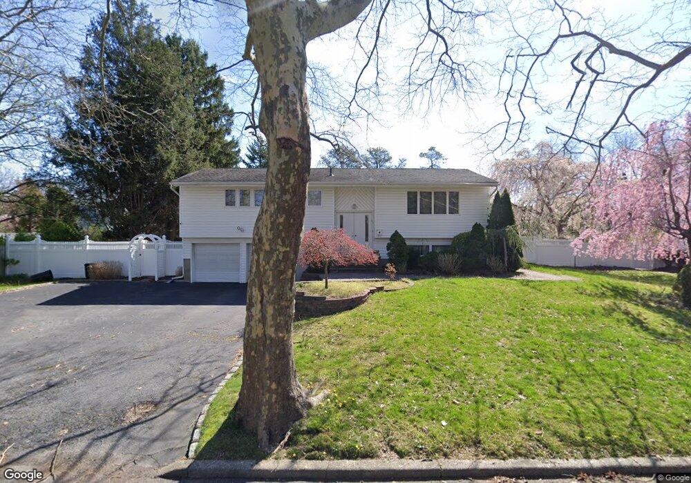 3 Kinsella St, Dix Hills, NY 11746 - photo 1