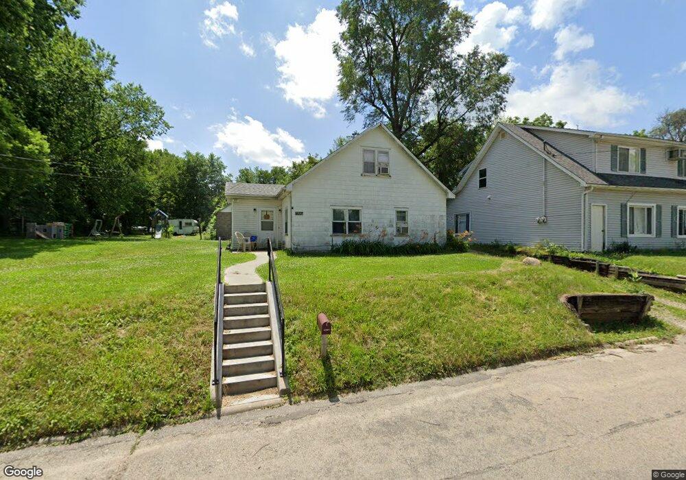 437 27th Ave SW, Cedar Rapids, IA 52404 - photo 1
