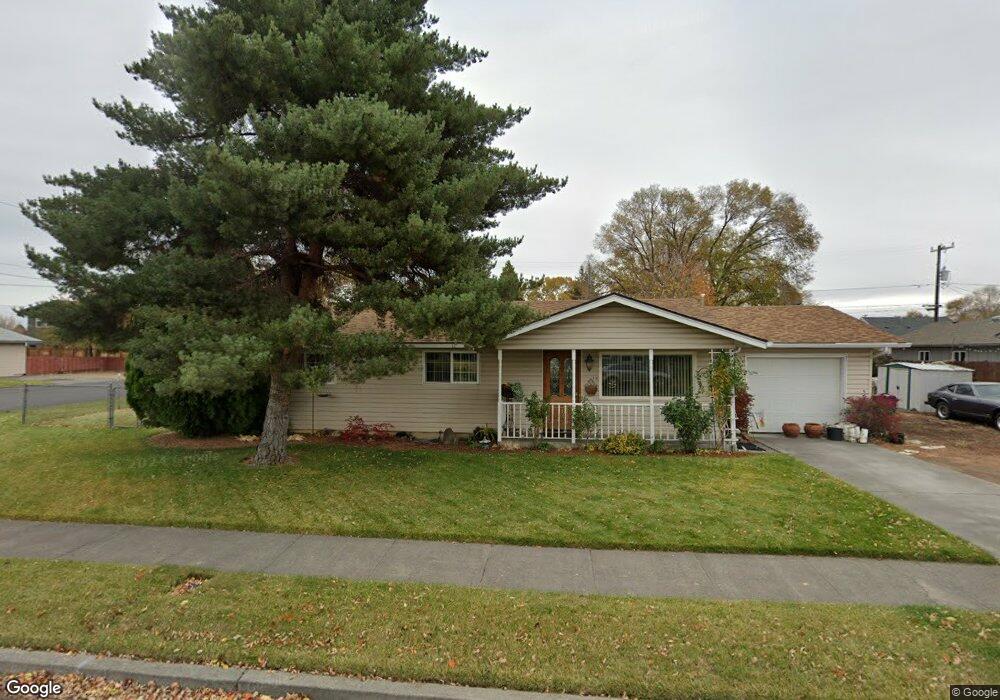 910 SW 14th St, Redmond, OR 97756 - photo 1