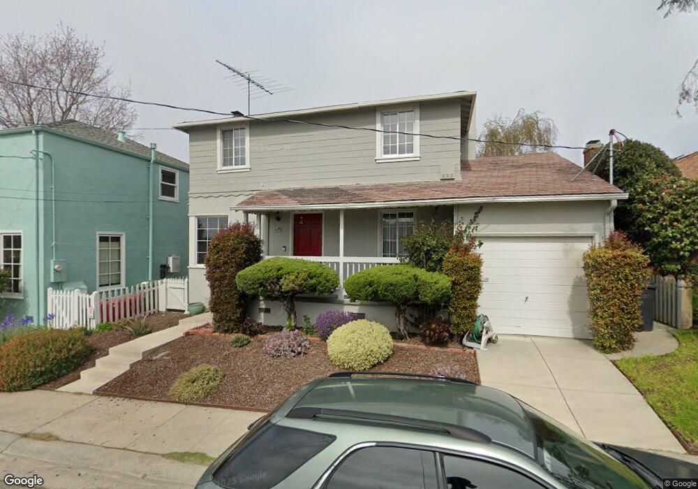 1355 Tomlee Dr, Berkeley, CA 94702 - photo 1