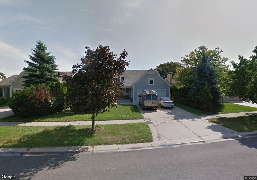 955 Chase Way Blvd, Auburn Hills, MI 48326 - photo 1