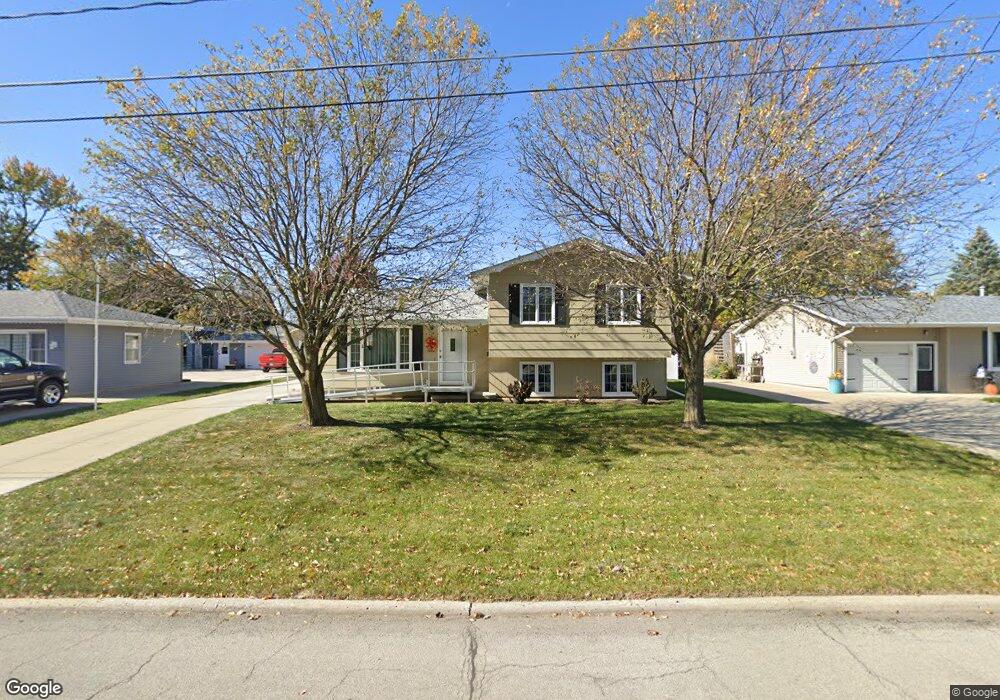 1109 E 15th St S, Newton, IA 50208 - photo 1
