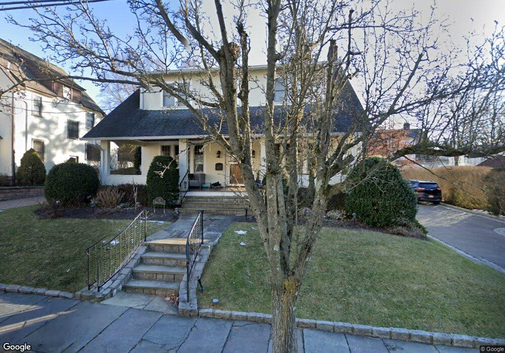 12 Mckinley St, Bronxville, NY 10708 - photo 1