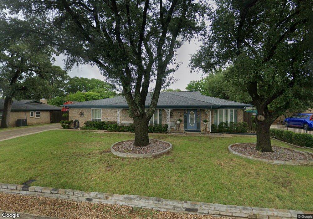 224 E Pleasantview Dr, Hurst, TX 76054 - photo 1