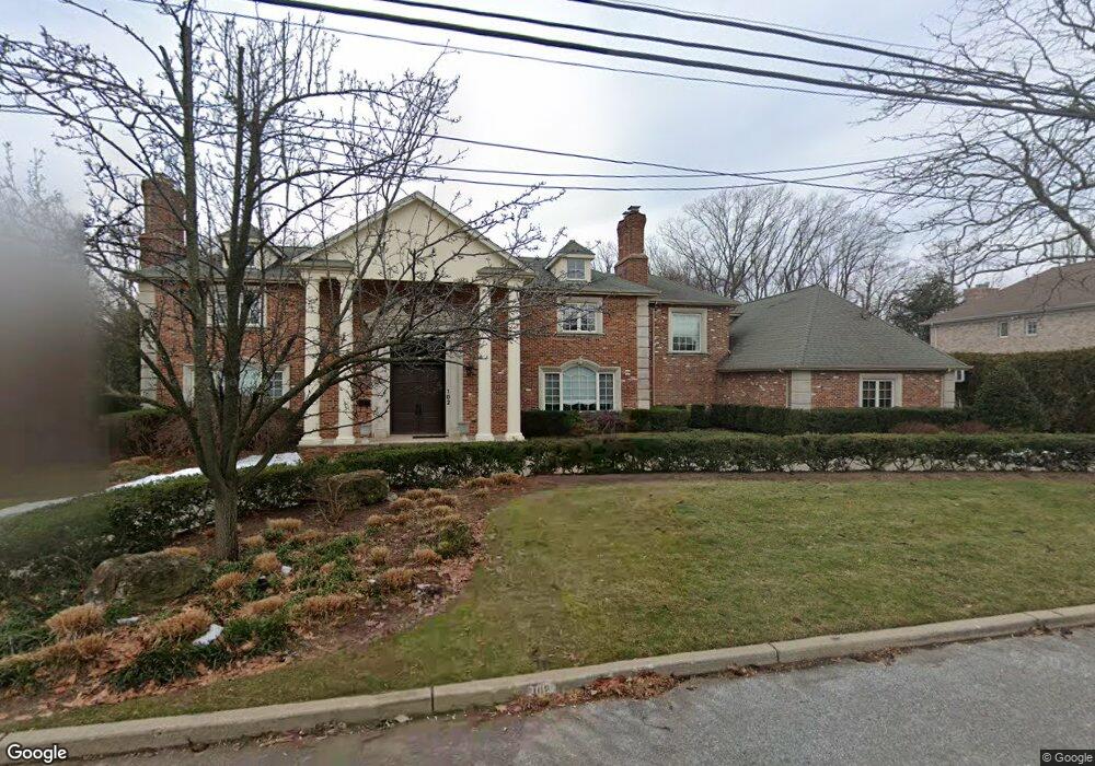 102 Roberts Rd, Englewood Cliffs, NJ 07632 - photo 1