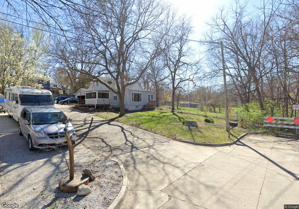 1218 Spring St, Des Moines, IA 50315 - photo 1