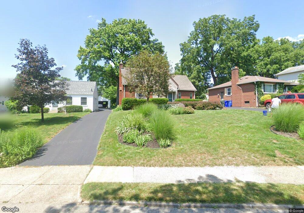 374 E Torrence Rd, Columbus, OH 43214 - photo 1