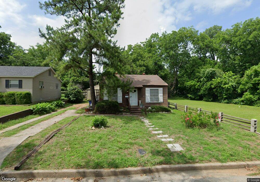 705 W Hanna St, Denison, TX 75020 - photo 1