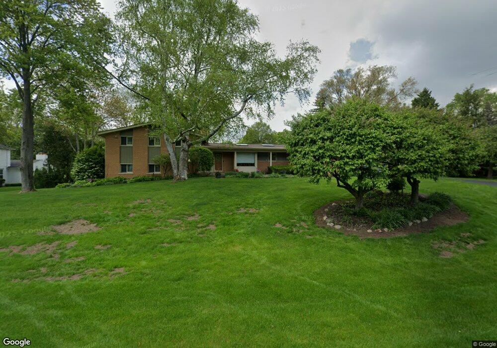 4449 Conmoore Ct, Bloomfield Hills, MI 48302 - photo 1