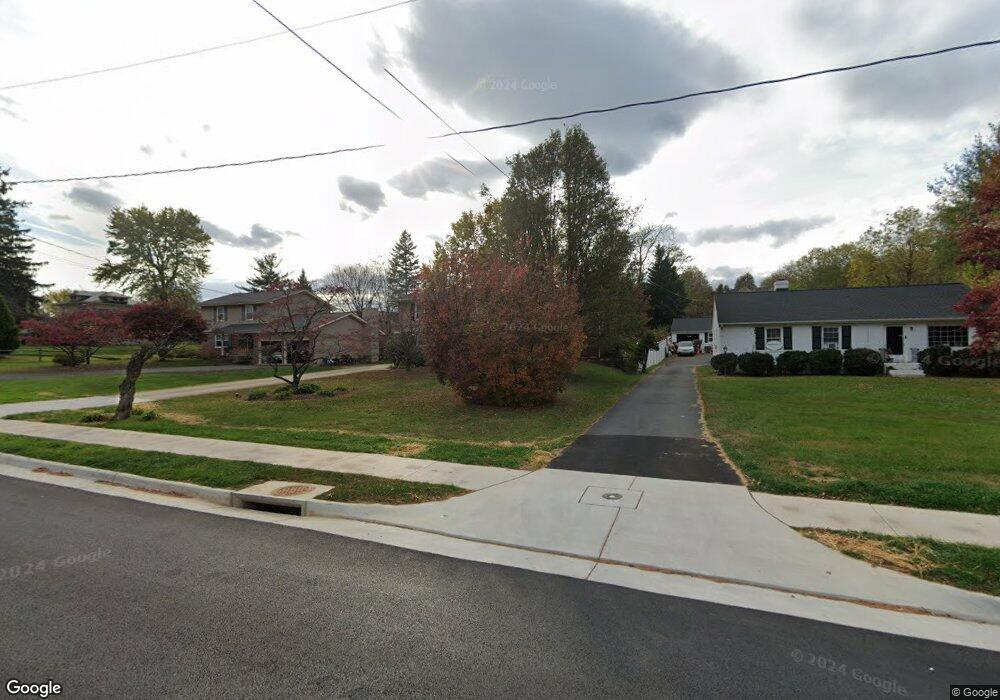 201 S Maple Ave, Purcellville, VA 20132 - photo 1