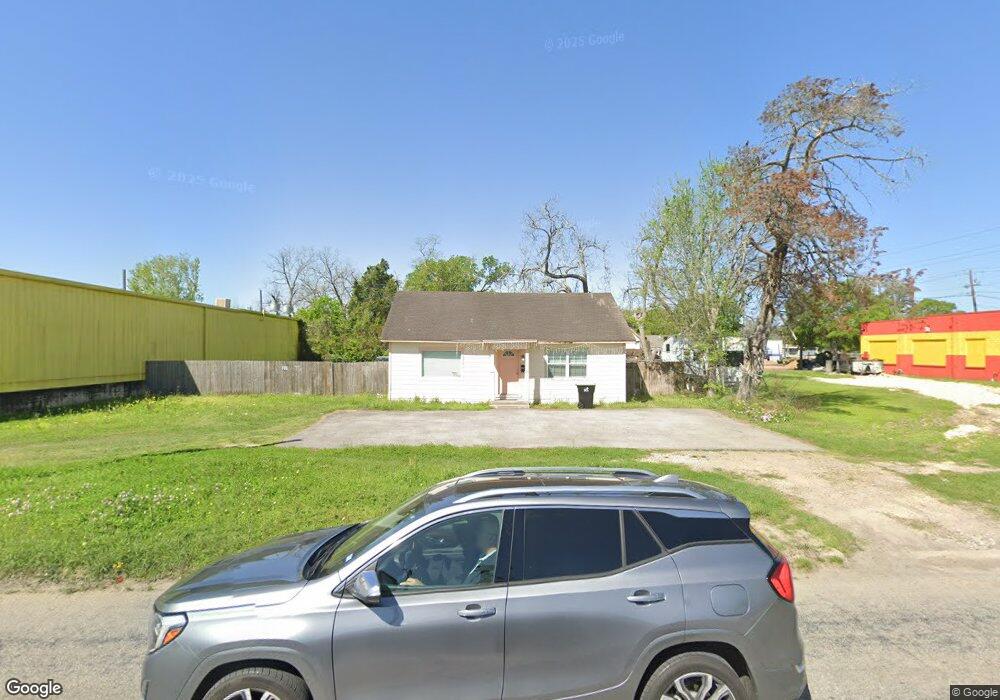 1612 Avenue F, Bay City, TX 77414 - photo 1