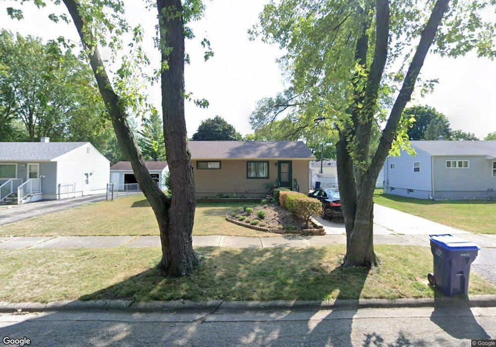 2301 Comanche Ct, Waukegan, IL 60087 - photo 1