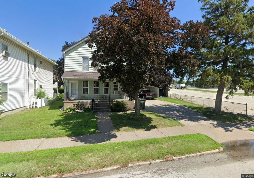 1452 Rockingham Rd, Davenport, IA 52802 - photo 1