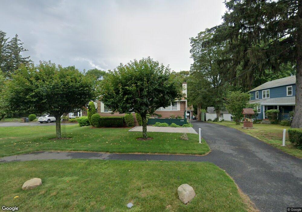 242 Courtland Ave, Stamford, CT 06906 - photo 1