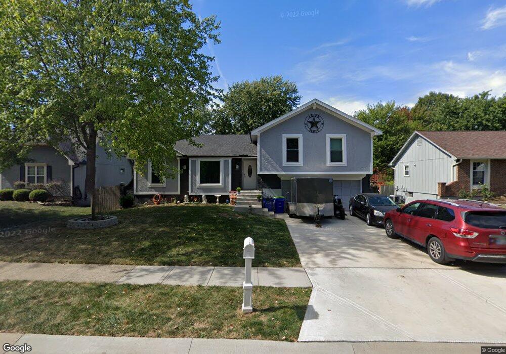 6118 Mullen Rd, Shawnee, KS 66216 - photo 1