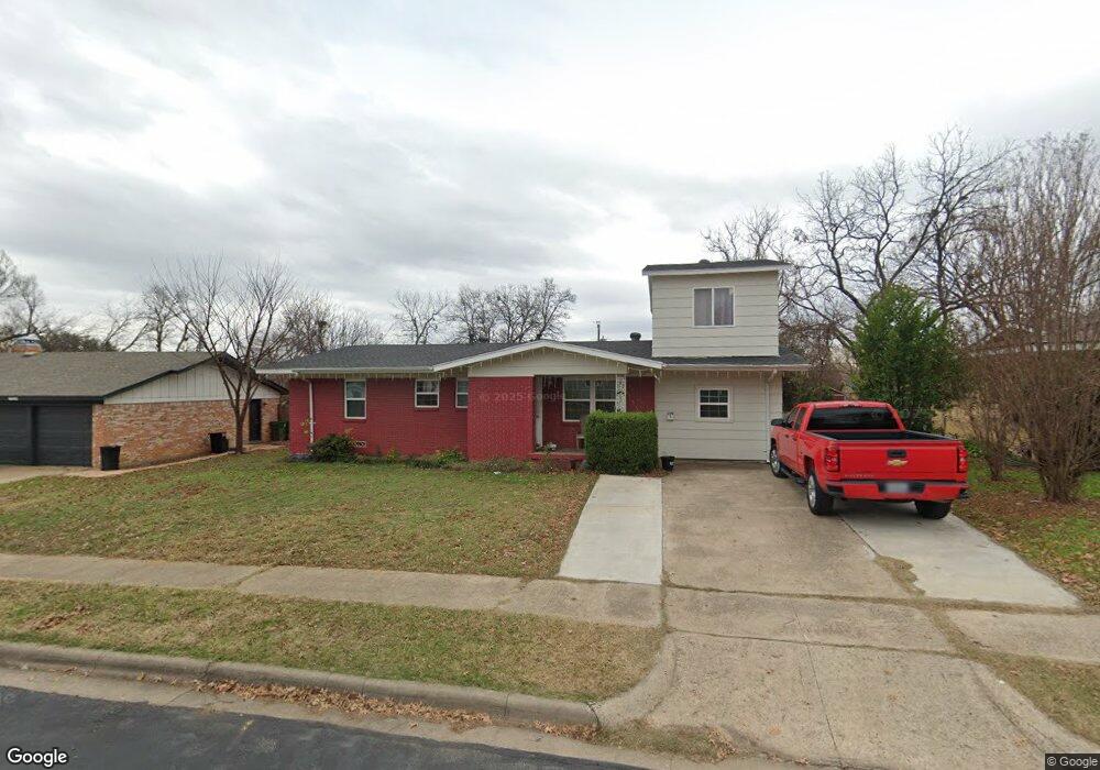 729 Willow St, Hurst, TX 76053 - photo 1