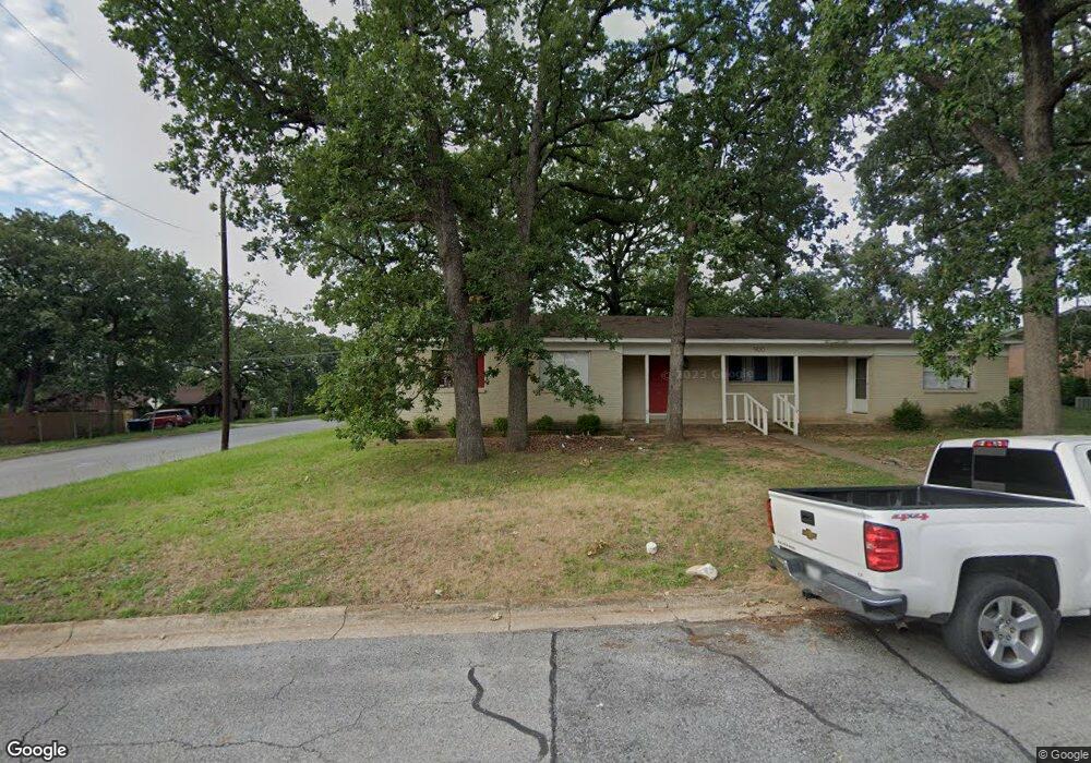 900 Amsden St, Denison, TX 75020 - photo 1