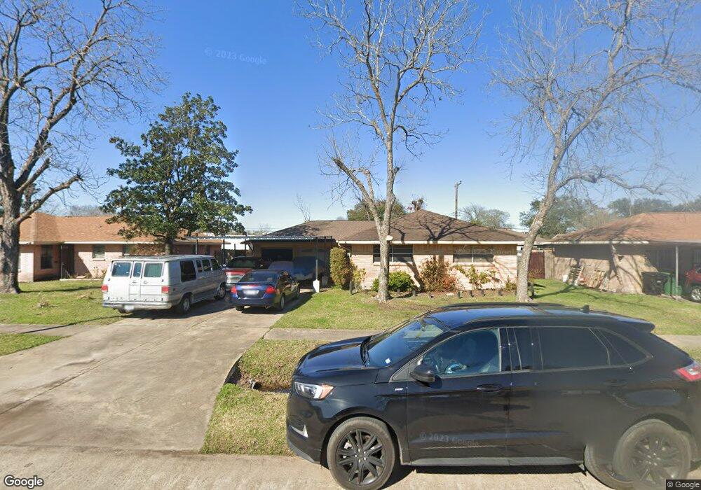 711 Pennington St, Houston, TX 77022 - photo 1
