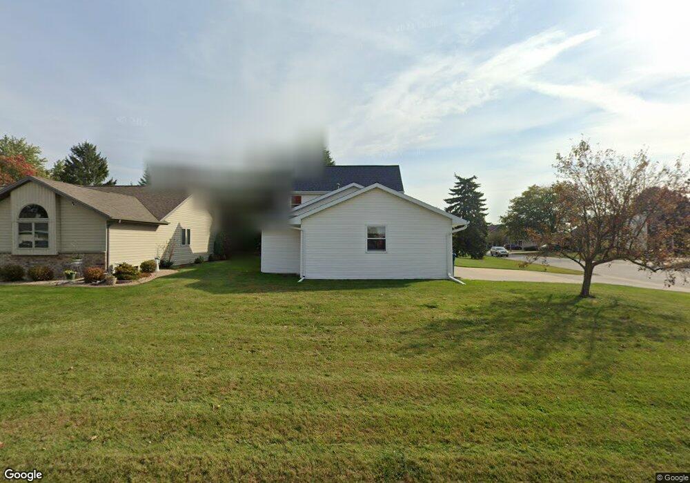 2424 W Twin Willows Dr, Appleton, WI 54914 - photo 1