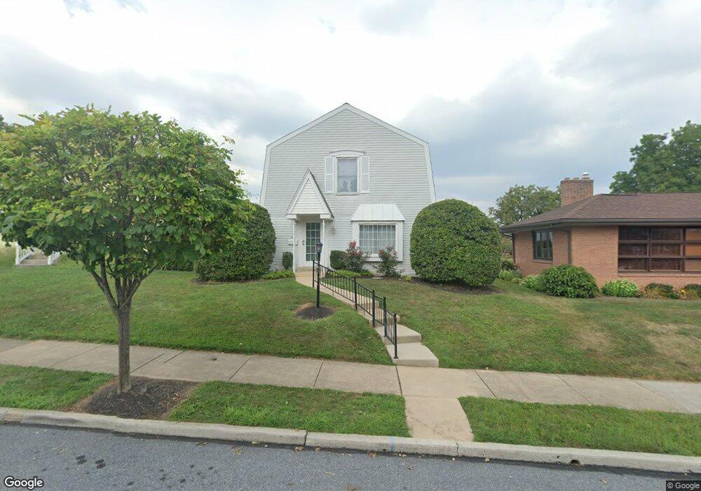 133 W Areba Ave, Hershey, PA 17033 - photo 1