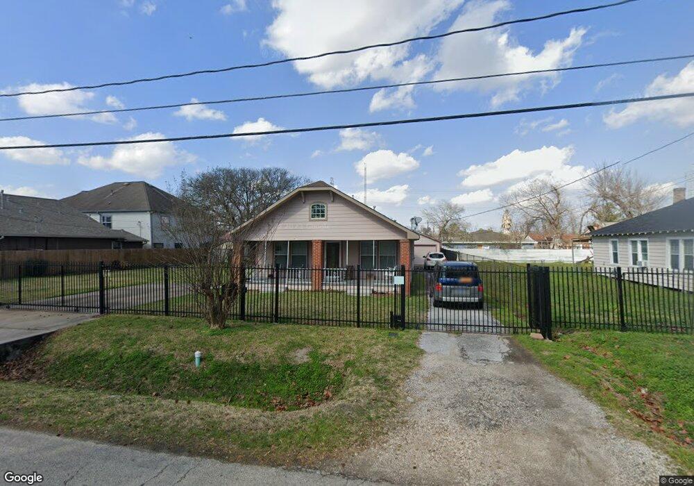 711 Lindale St, Houston, TX 77022 - photo 1