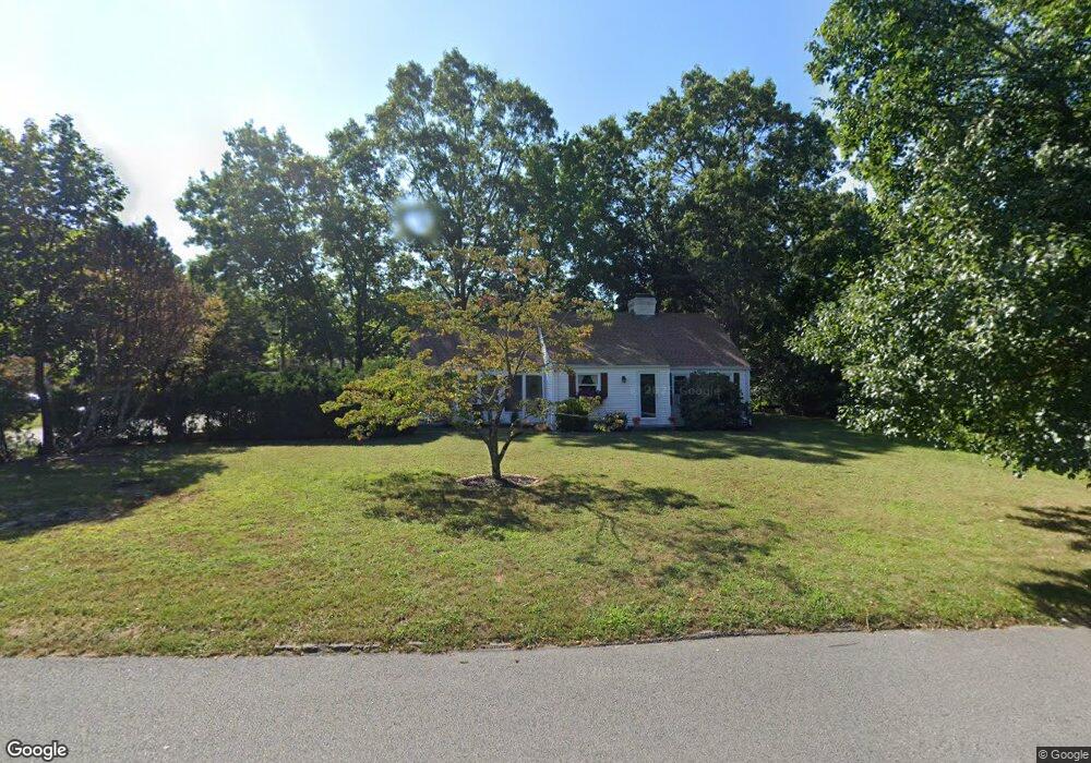 510 Squantum Dr, Warwick, RI 02888 - photo 1