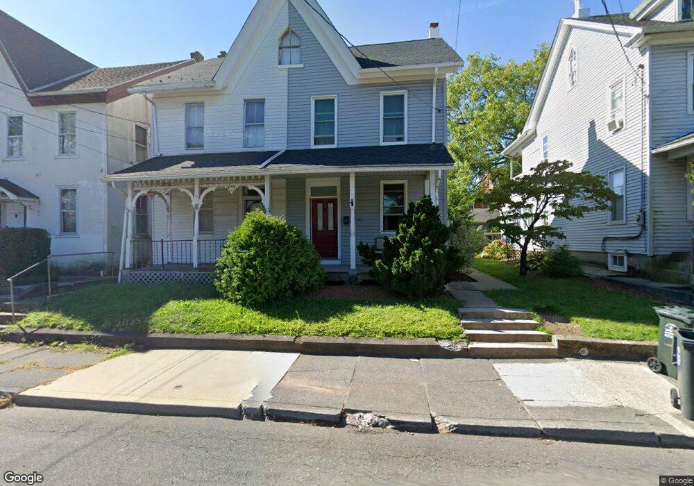 912 W Broad St, Quakertown, PA 18951 - photo 1