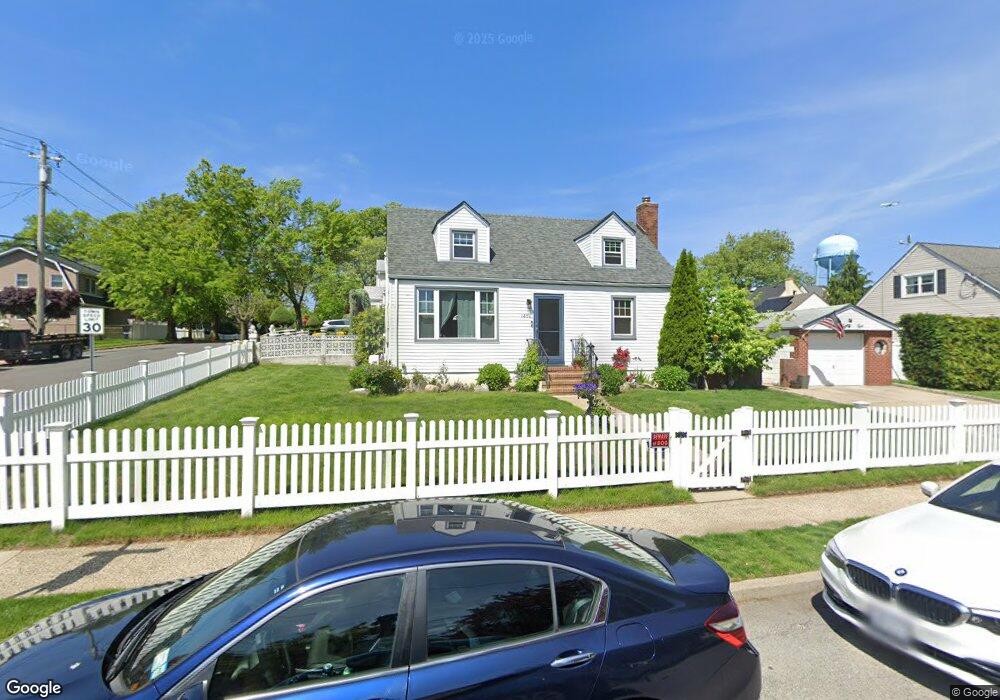 185 Lincoln Rd, Franklin Square, NY 11010 - photo 1