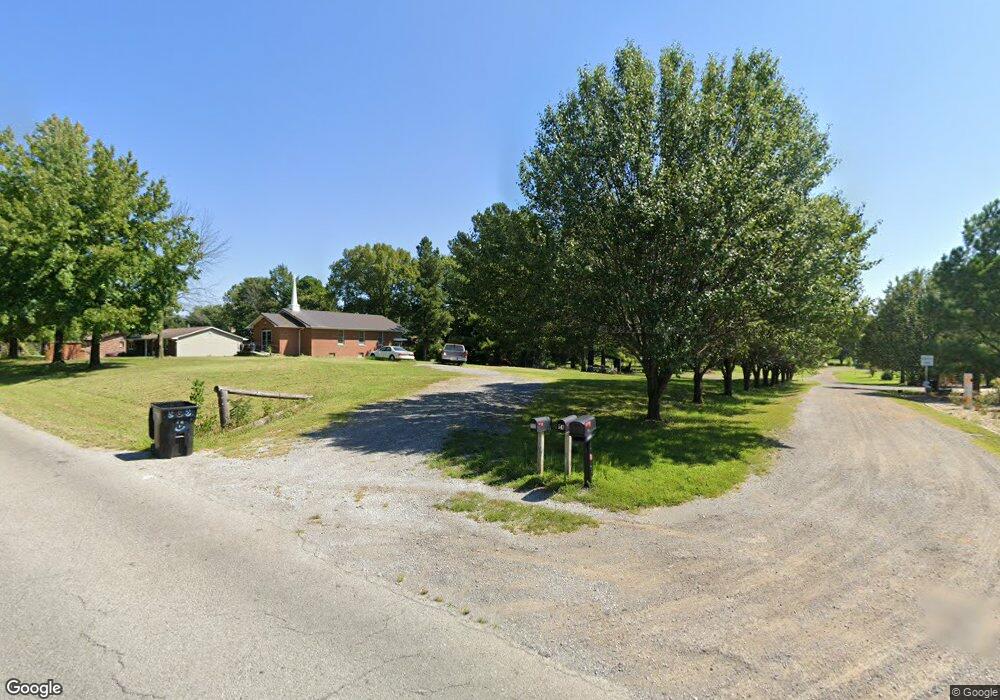 555 Lovers Ln, Harrisburg, IL 62946 - photo 1