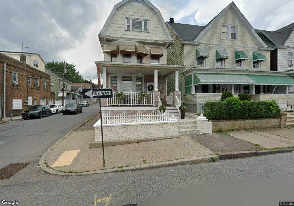 146 N Wyoming St, Hazleton, PA 18201 - photo 1