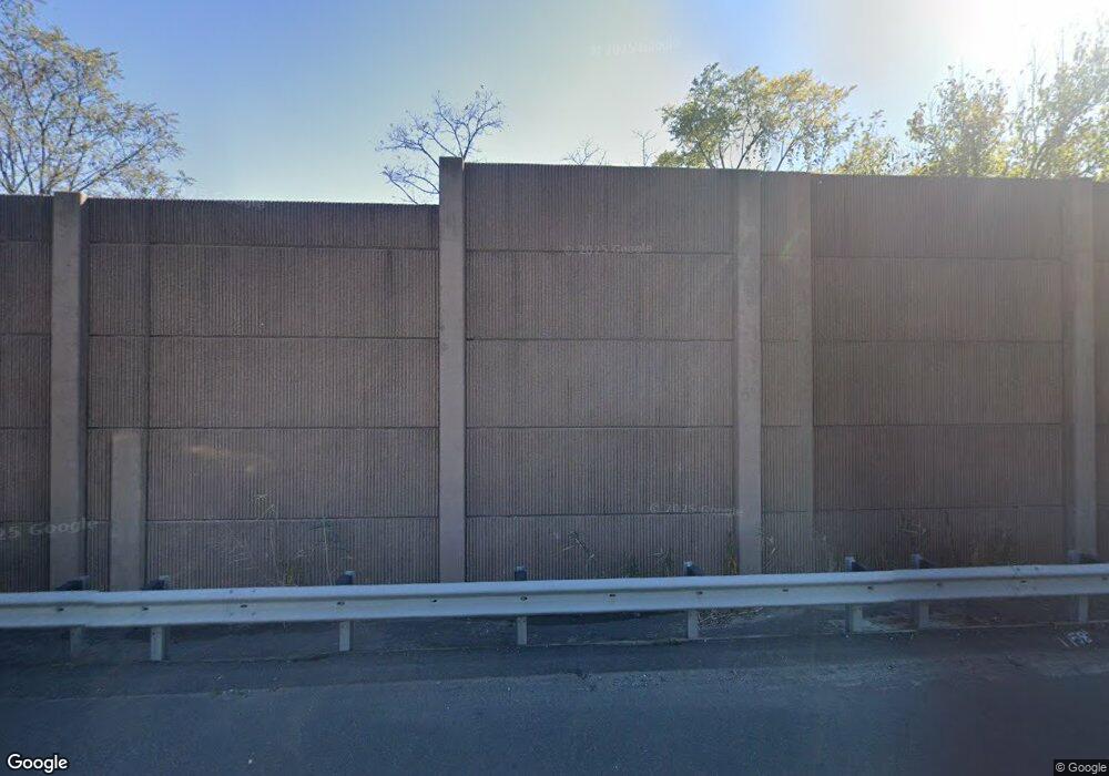 710 Cricket Ln, Woodbridge, NJ 07095 - photo 1