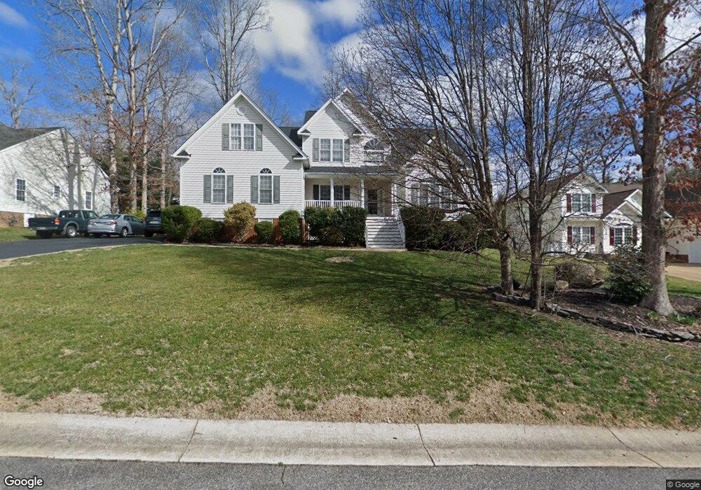 9012 Hollow Oak Dr, Midlothian, VA 23112 - photo 1