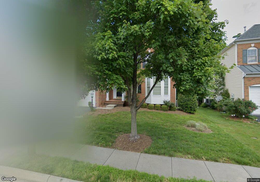 25670 South Village Dr, Chantilly, VA 20152 - photo 1