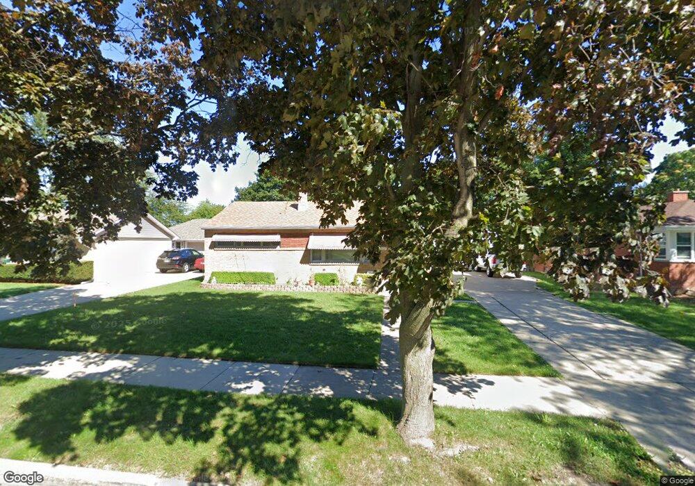 627 N Berwick Blvd, Waukegan, IL 60085 - photo 1