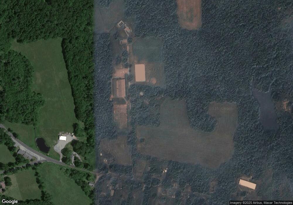 138 Woodstock Rd, Woodstock, CT 06281 - photo 1