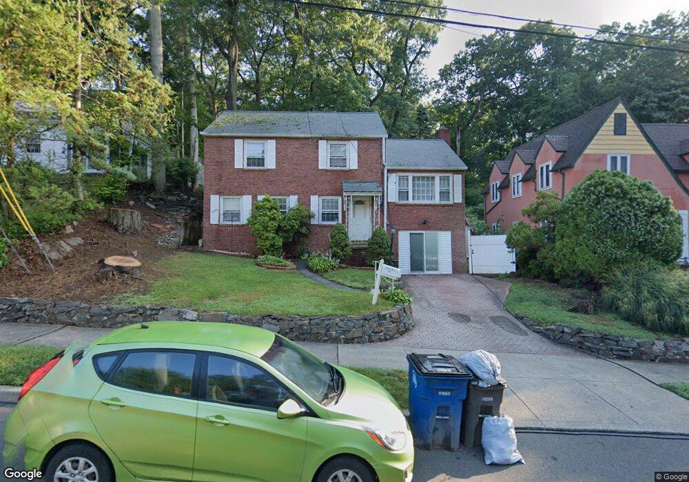 85 Hemlock Rd, New Haven, CT 06515 - photo 1