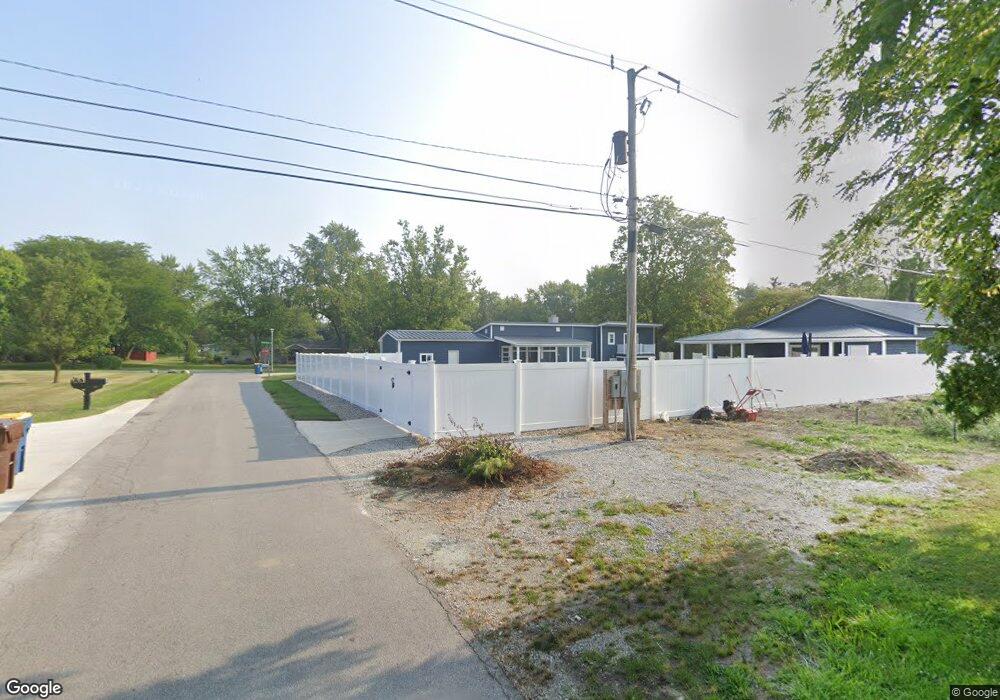 717 Riverview Dr, Bluffton, IN 46714 - photo 1