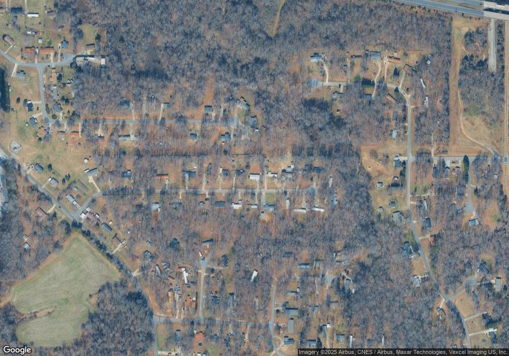 157 Red Oak Dr, Statesville, NC 28677 - photo 1