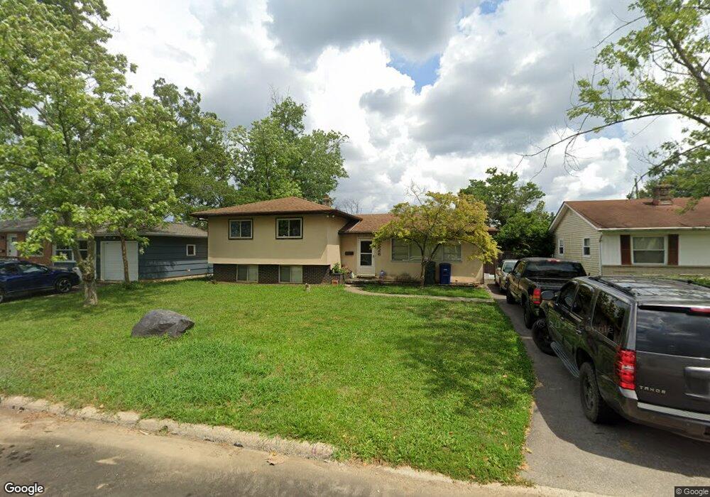 828 Brixham Rd, Columbus, OH 43204 - photo 1